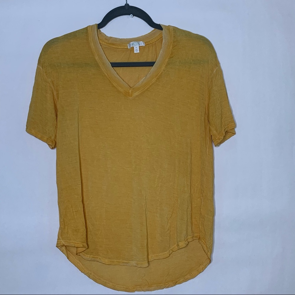 5/$25 Mustard yellow Nordstrom vneck Abound top